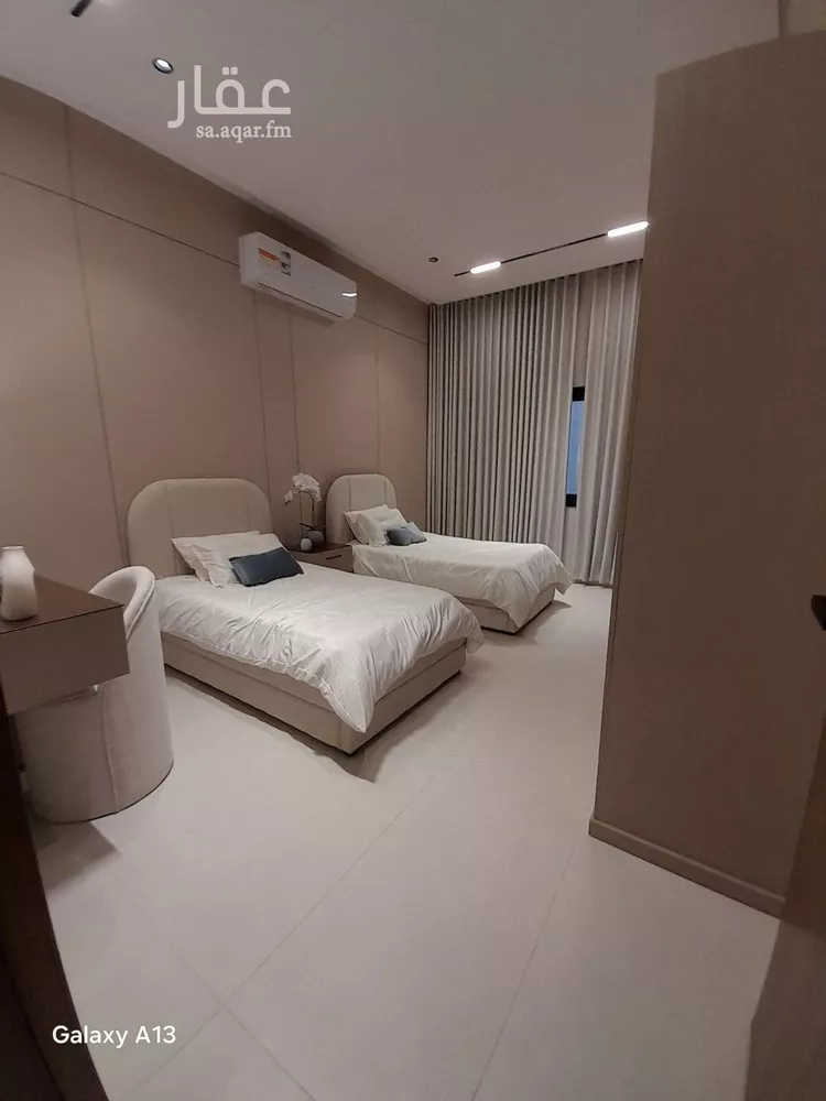 Floor for Sale in Riyadh Okaz 6