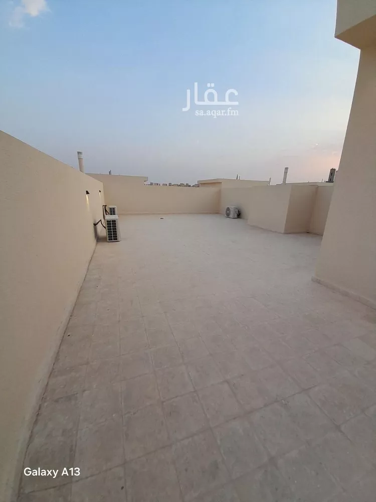 Floor for Sale in Riyadh Okaz 11