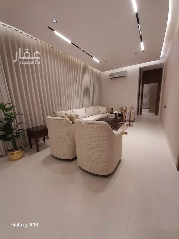 Floor for Sale in Riyadh Okaz 14