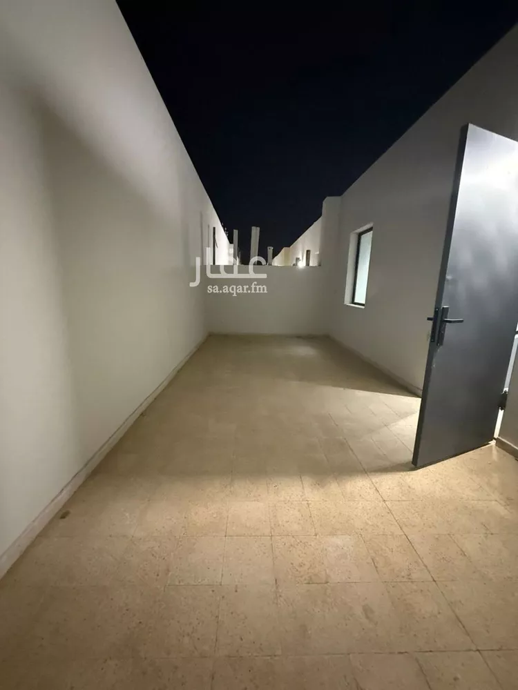 فيلا للبيع في شارع حسين الأبريقي, حي عكاظ, مدينة الرياض, منطقة الرياض 6