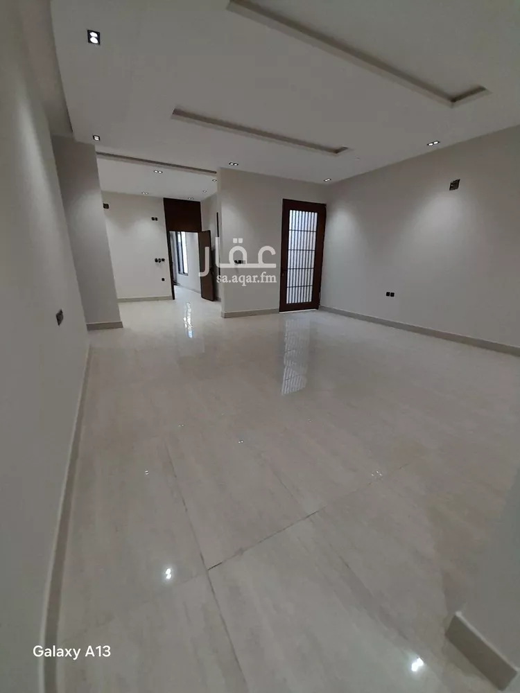 Floor for Sale in Riyadh Tuwaiq