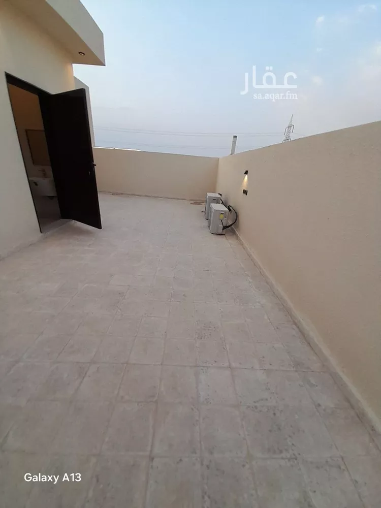 Floor for Sale in Riyadh Okaz 12