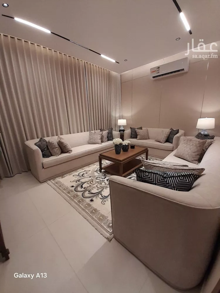 Floor for Sale in Riyadh Okaz 15