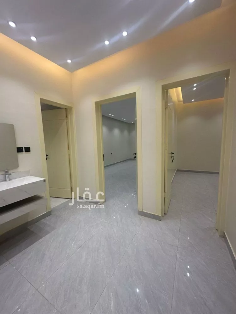 Floor for Sale in Riyadh Okaz 10