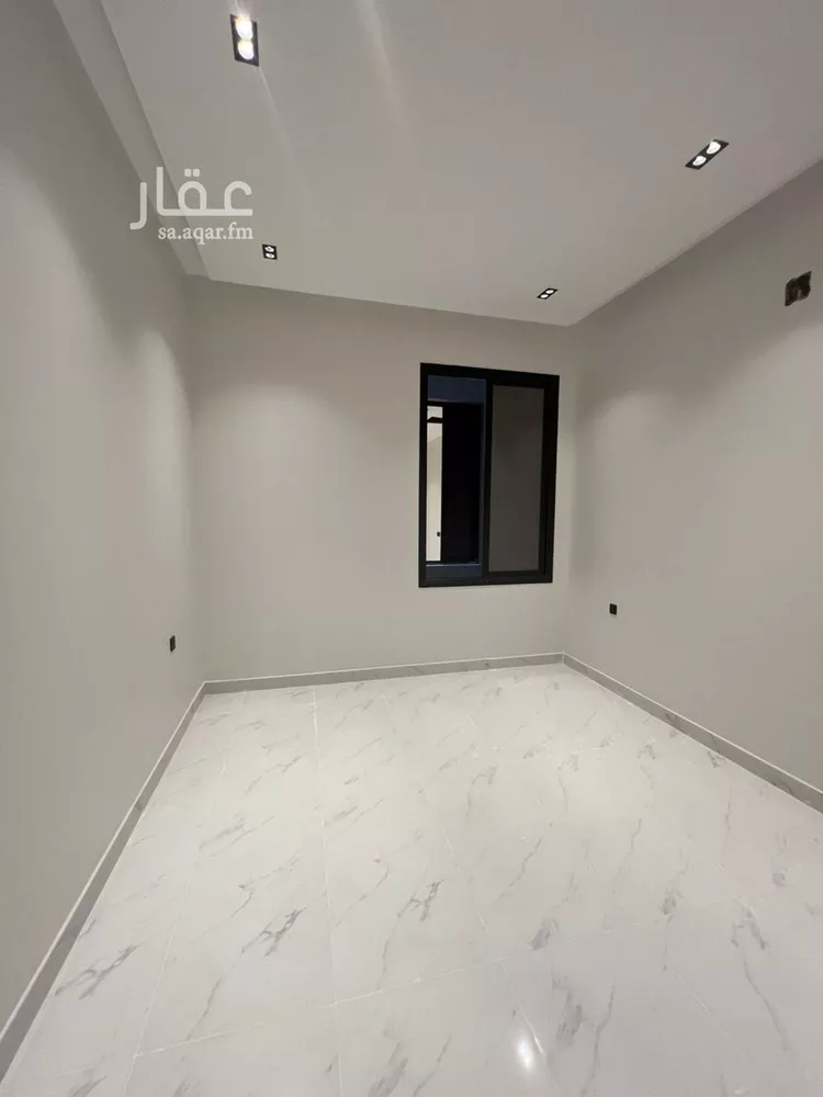 Floor for Sale in Riyadh Al Janadriyah 12
