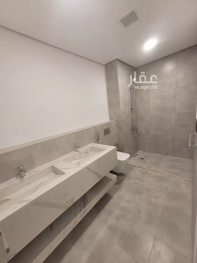 فيلا للإيجار في شارع طه حسين, حي النرجس, مدينة الرياض, منطقة الرياض صورة 5