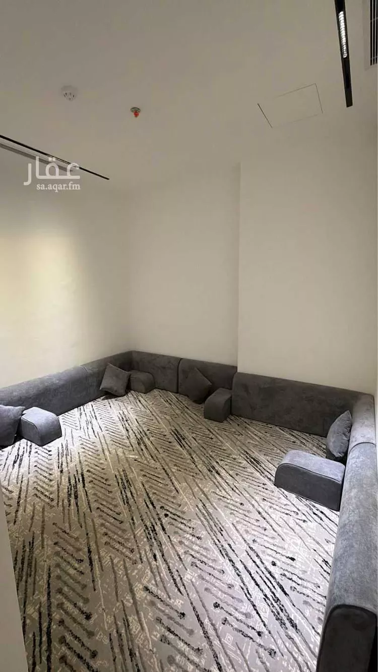 Commercial Office for Rent in Jeddah Al Sharafiyah