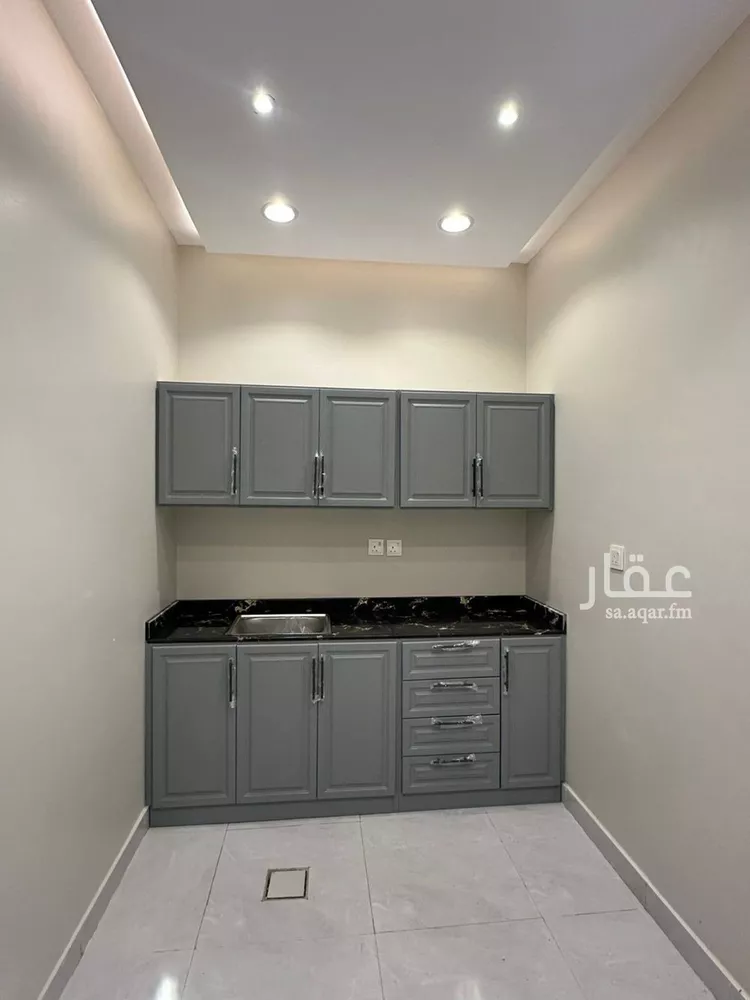 شقة للإيجار في شارع الشيخ عثمان بن ابراهيم الحقيل, حي الملك فهد, مدينة الرياض, منطقة الرياض صورة 2