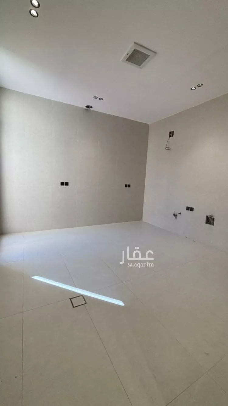 فيلا للبيع في شارع 6768, حي الرمال, مدينة الرياض, منطقة الرياض 18