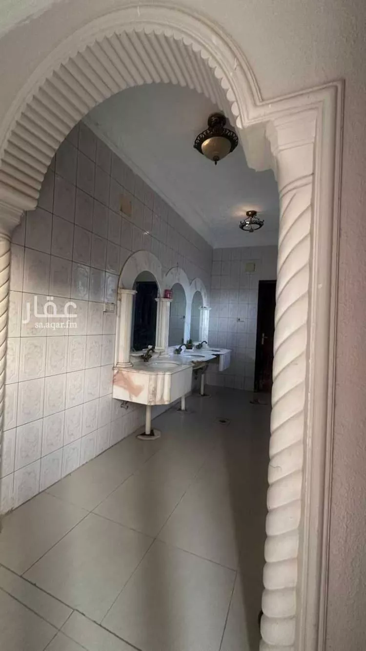 فيلا للبيع في شارع عمر بن الخطاب, حي النهضة, مدينة بريده, منطقة القصيم صورة 2