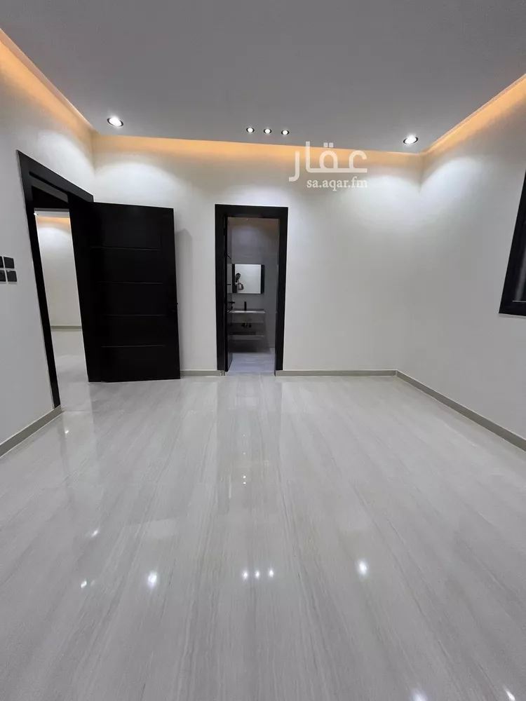 Floor for Sale in Riyadh Al Janadriyah صورة 3