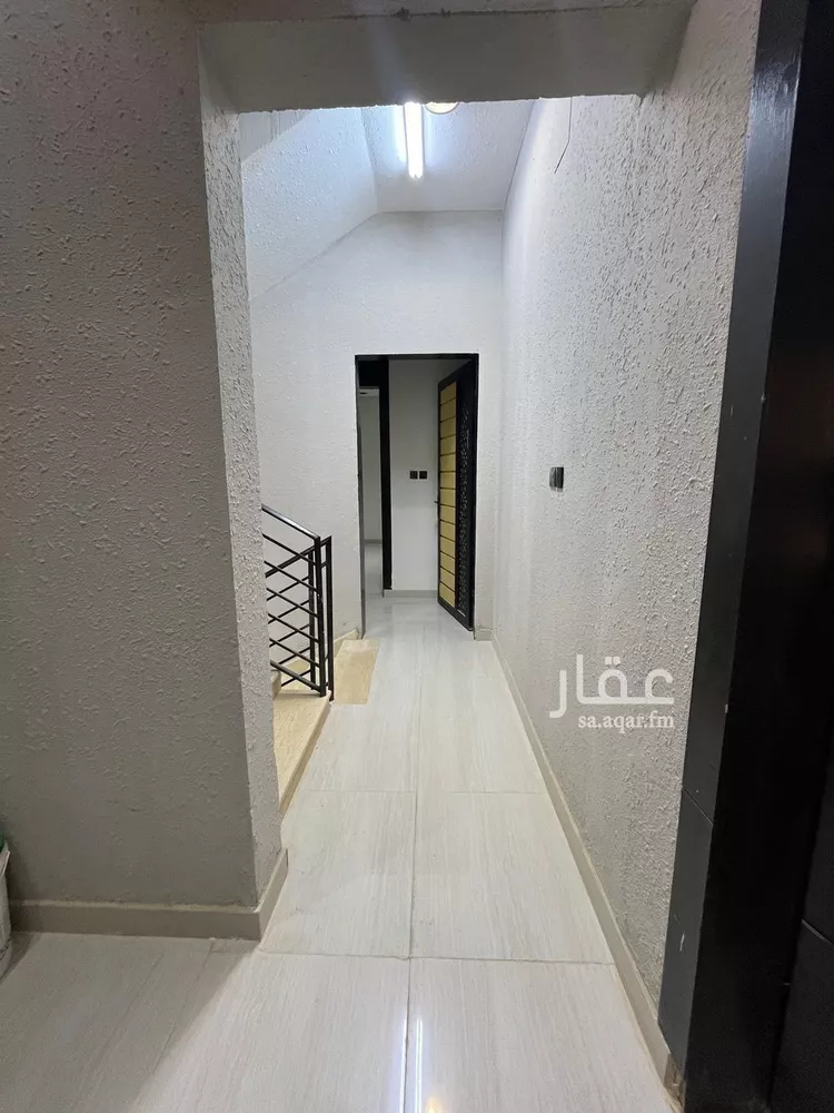 Floor for Sale in Riyadh Al Janadriyah 26