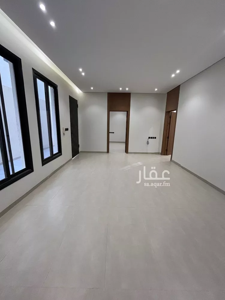 Floor for Sale in Riyadh Al Janadriyah 12
