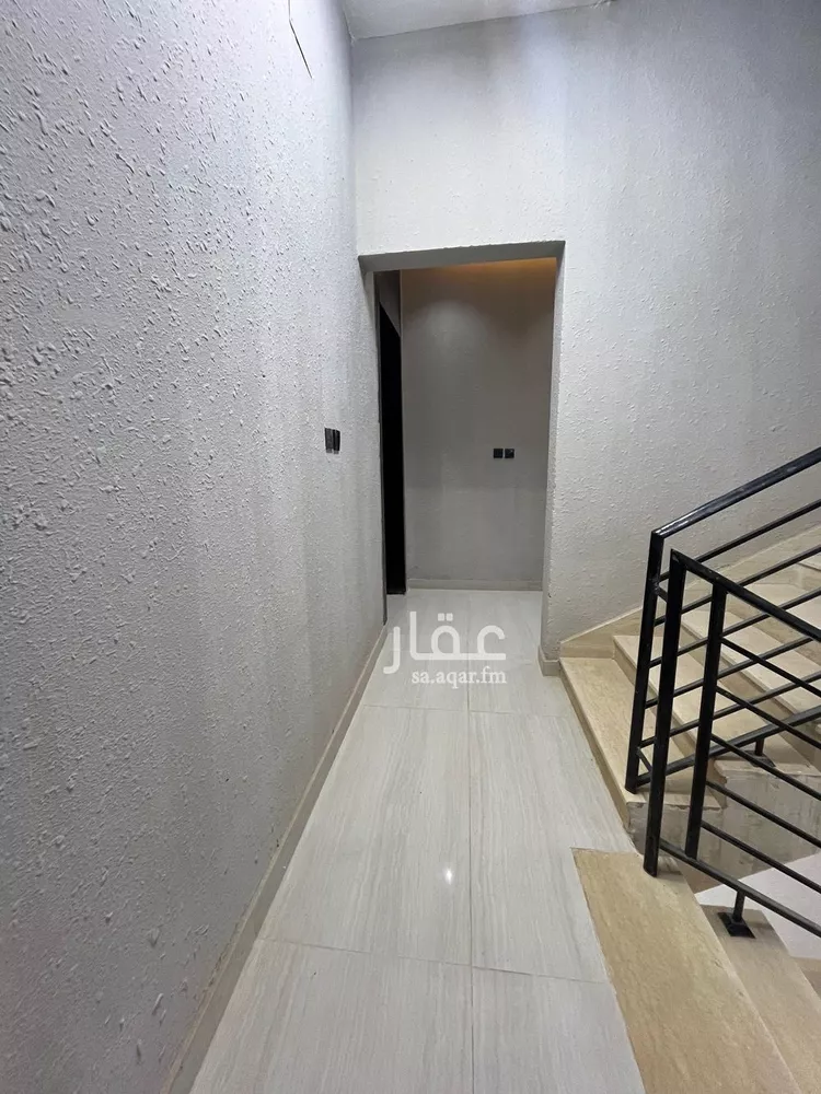 Floor for Sale in Riyadh Al Janadriyah 14