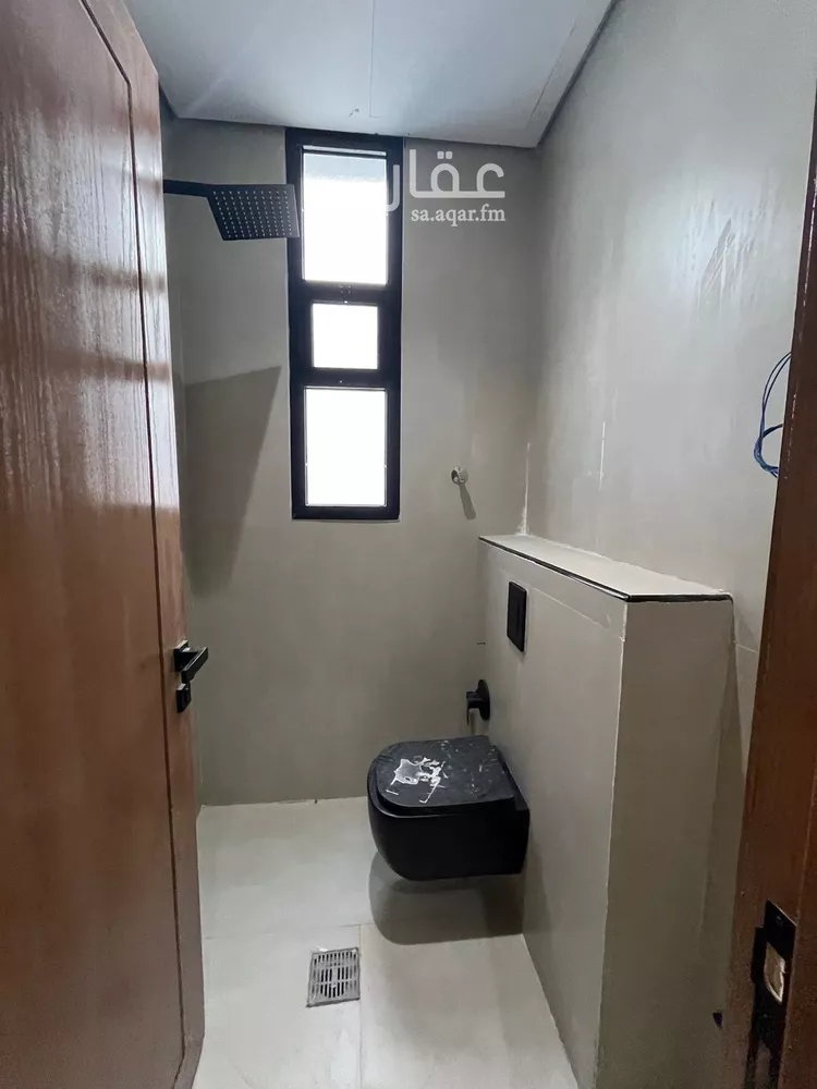 Floor for Sale in Riyadh Al Janadriyah 9