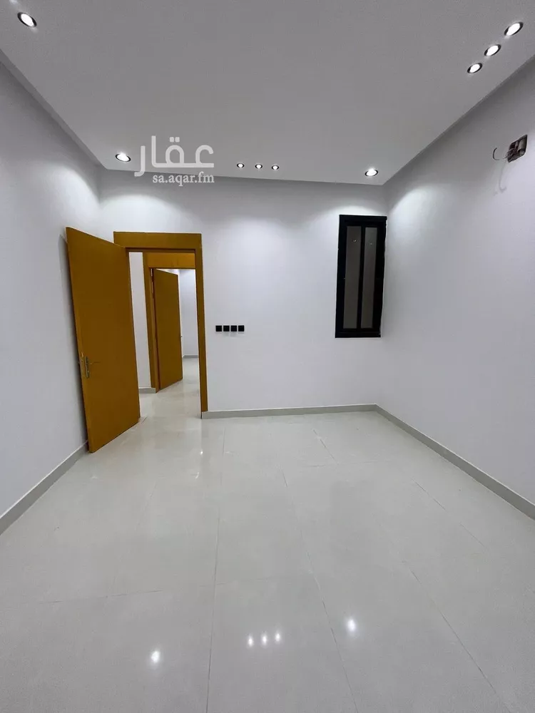 Floor for Sale in Riyadh Al Janadriyah 19