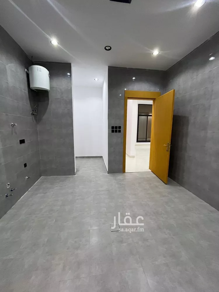 Floor for Sale in Riyadh Al Janadriyah 20