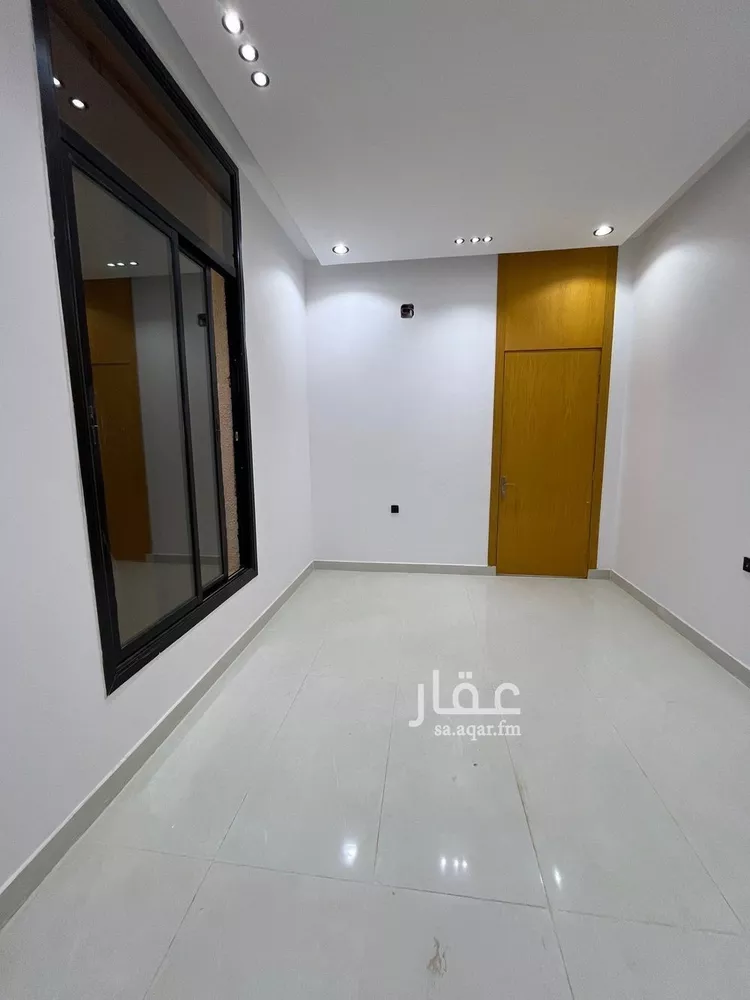 Floor for Sale in Riyadh Al Janadriyah 25