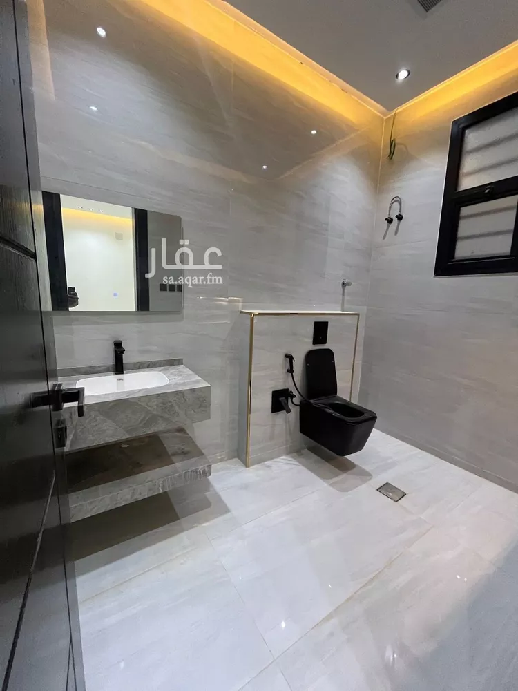 Floor for Sale in Riyadh Al Janadriyah 8