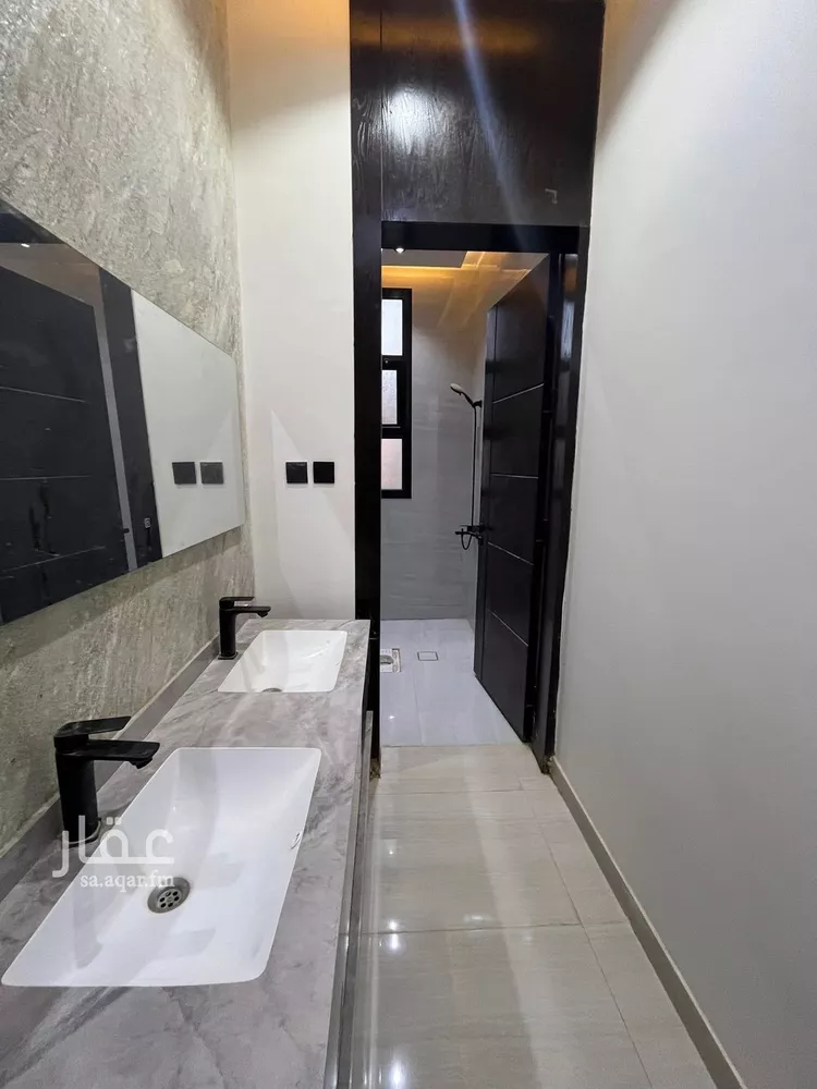 Floor for Sale in Riyadh Al Janadriyah 17