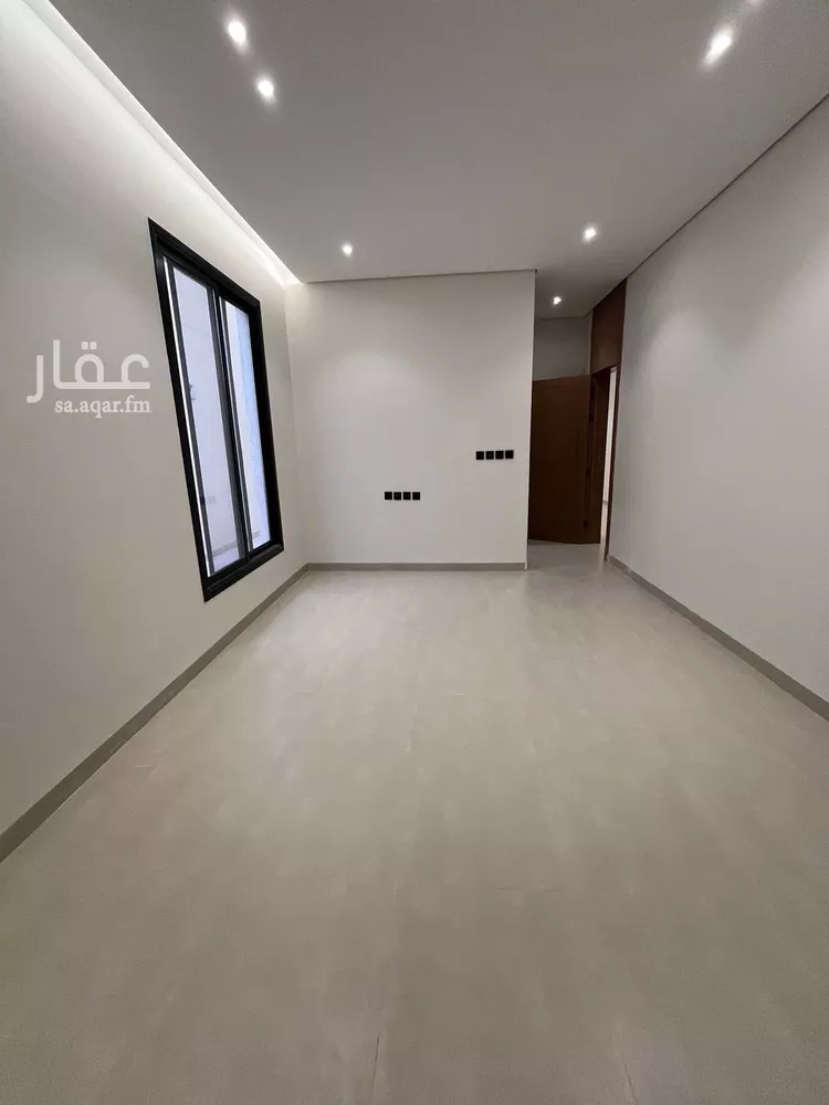 Floor for Sale in Riyadh Al Janadriyah 30