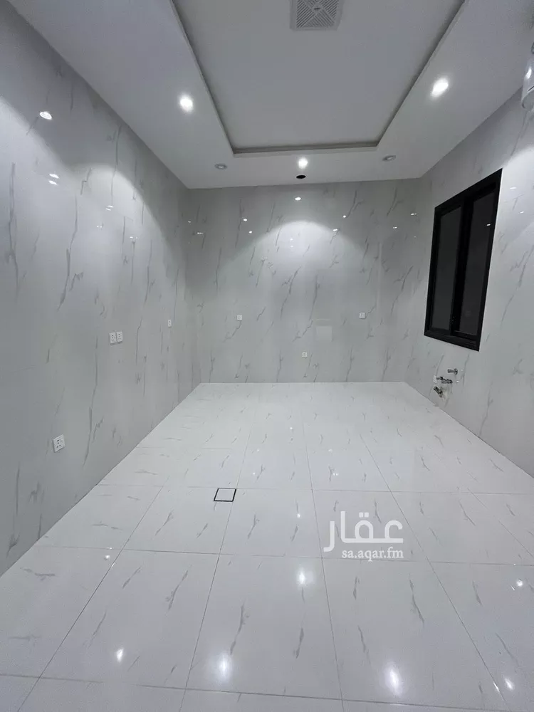 فيلا للبيع في شارع عمر ابن حبيب, حي الجنادرية, مدينة الرياض, منطقة الرياض 15