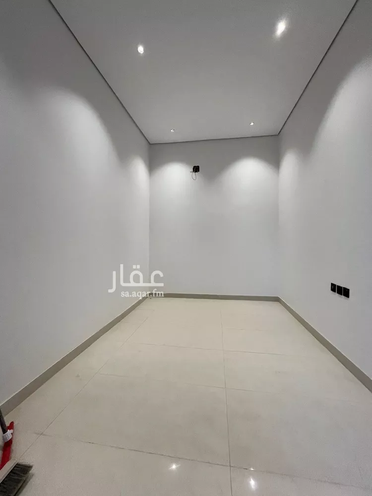 فيلا للبيع في شارع الضياء, حي الجنادرية, مدينة الرياض, منطقة الرياض 12