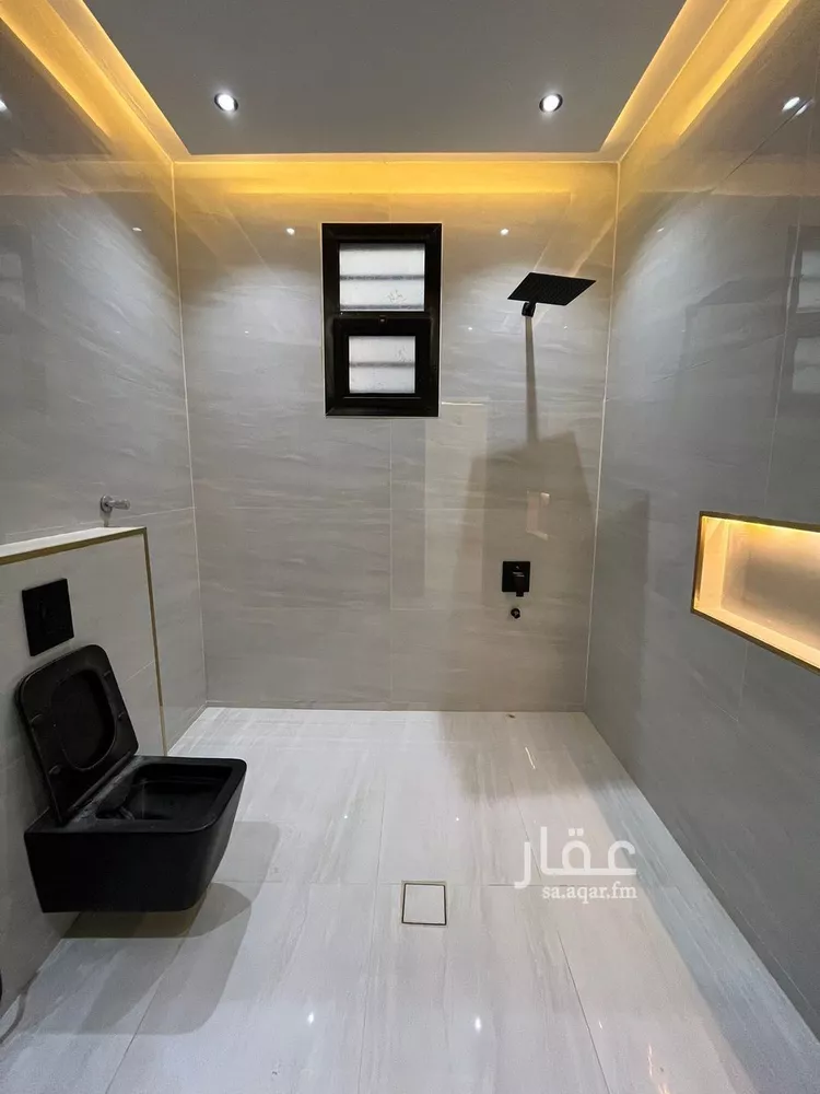 Floor for Sale in Riyadh Al Janadriyah 21