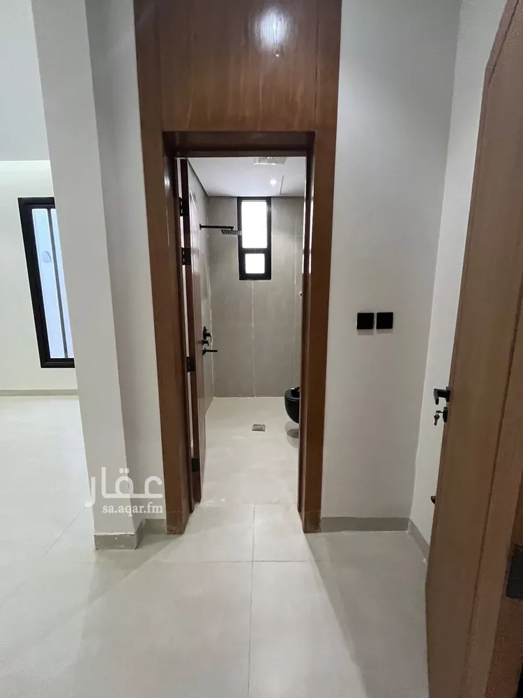Floor for Sale in Riyadh Al Janadriyah 8
