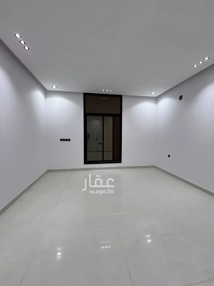 Floor for Sale in Riyadh Al Janadriyah 11