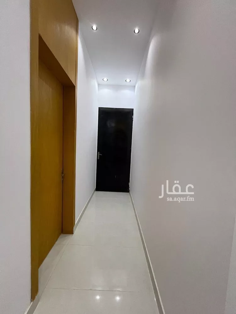 Floor for Sale in Riyadh Al Janadriyah 10