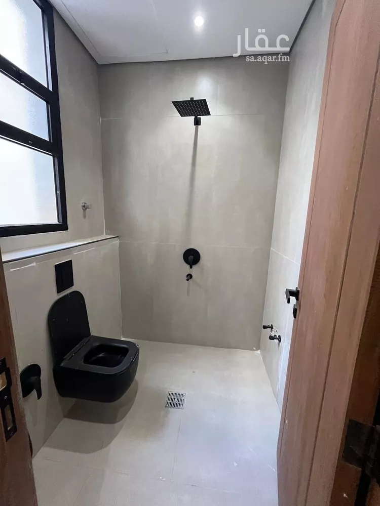Floor for Sale in Riyadh Al Janadriyah 13