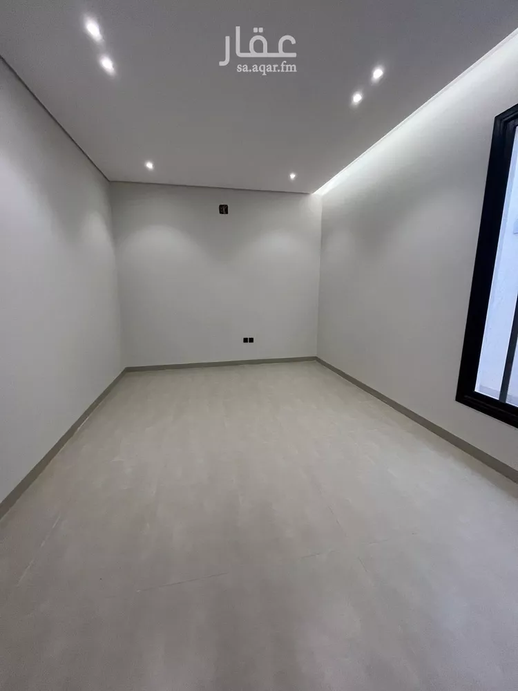 Floor for Sale in Riyadh Al Janadriyah 29