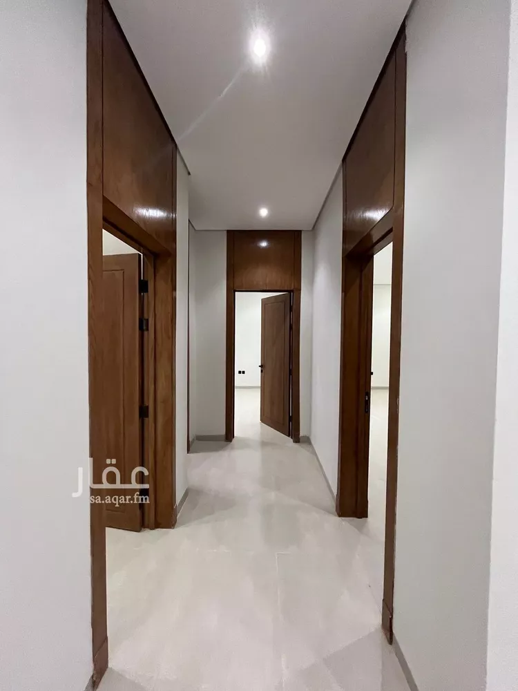 Floor for Sale in Riyadh Al Janadriyah 25
