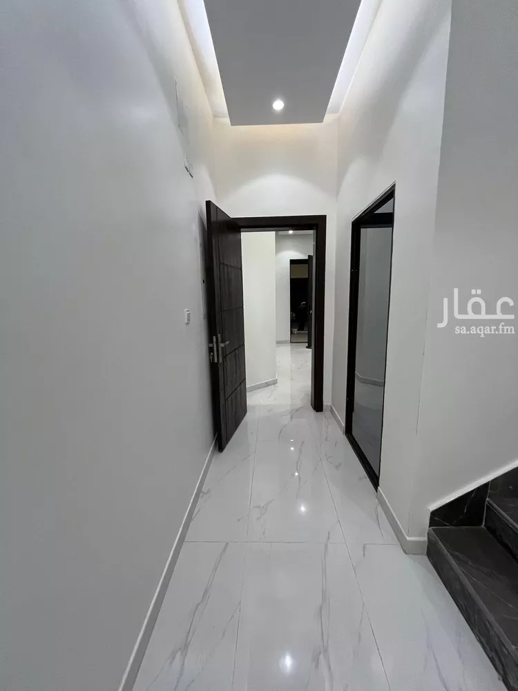 فيلا للبيع في شارع عمر ابن حبيب, حي الجنادرية, مدينة الرياض, منطقة الرياض 13