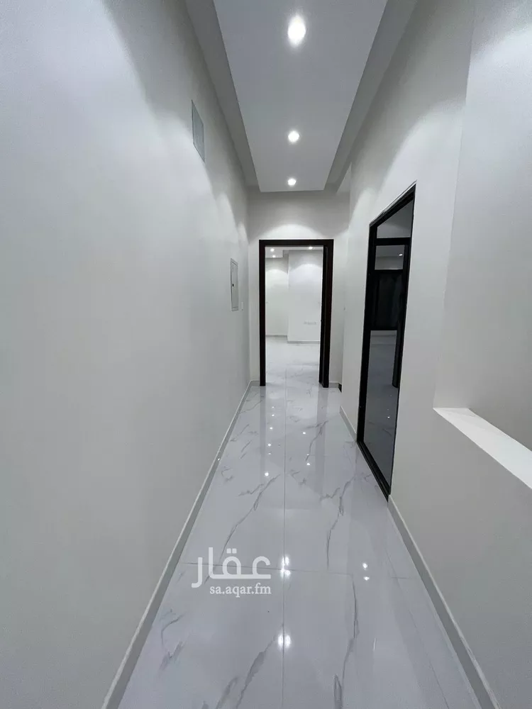 فيلا للبيع في شارع عمر ابن حبيب, حي الجنادرية, مدينة الرياض, منطقة الرياض 18