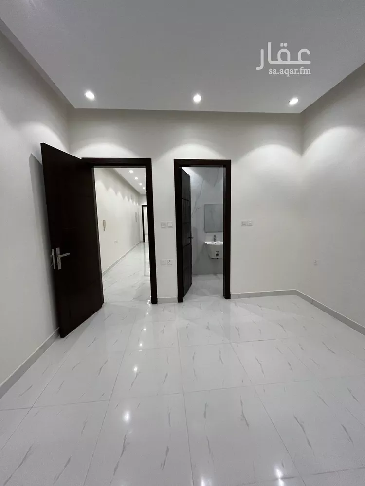 فيلا للبيع في شارع عمر ابن حبيب, حي الجنادرية, مدينة الرياض, منطقة الرياض 30