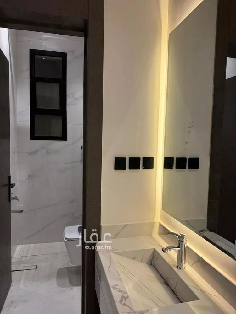 دور للبيع في حي الجنادرية, مدينة الرياض, منطقة الرياض 18