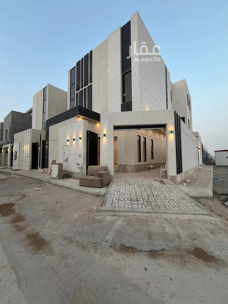 فيلا للبيع في شارع عمر ابن حبيب, حي الجنادرية, مدينة الرياض, منطقة الرياض صورة 3