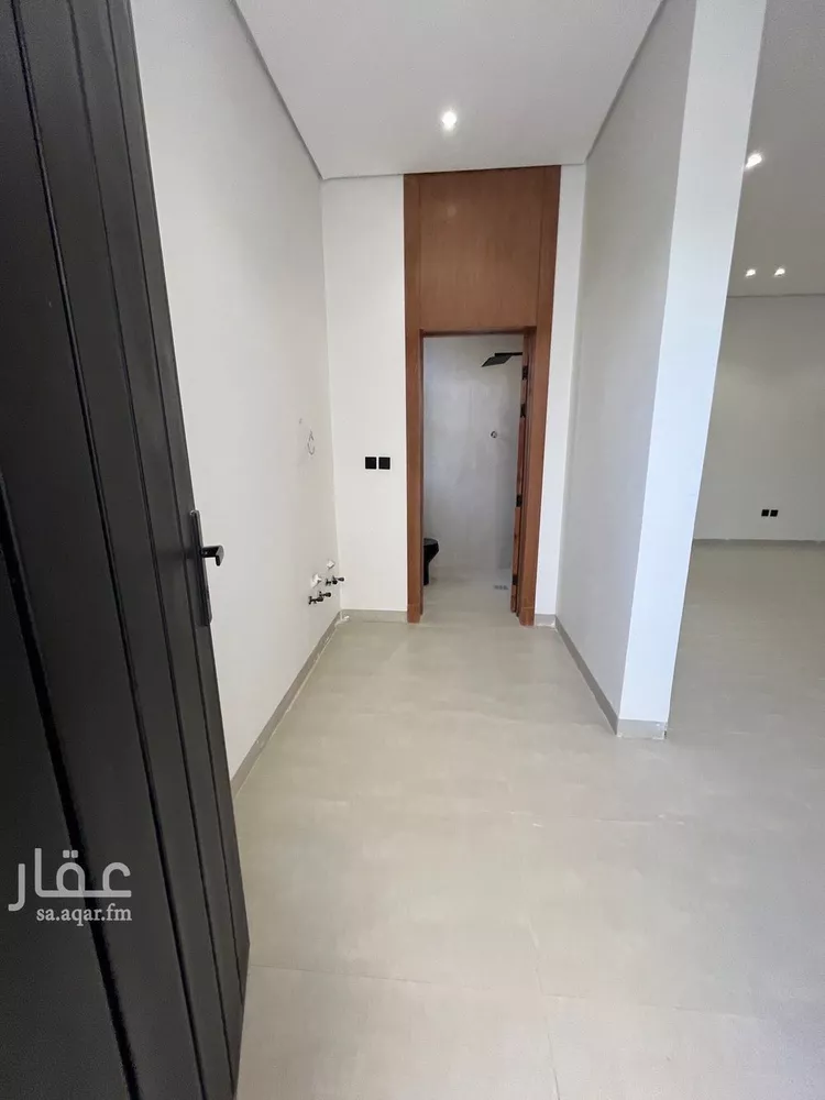 Floor for Sale in Riyadh Al Janadriyah 22