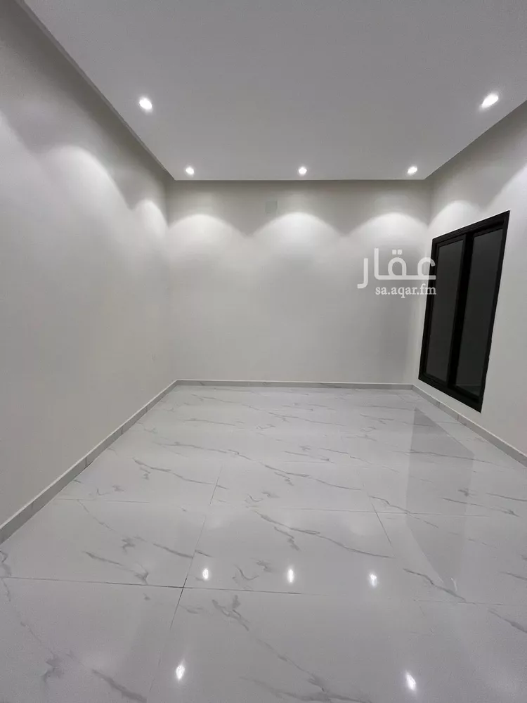 فيلا للبيع في شارع عمر ابن حبيب, حي الجنادرية, مدينة الرياض, منطقة الرياض 7