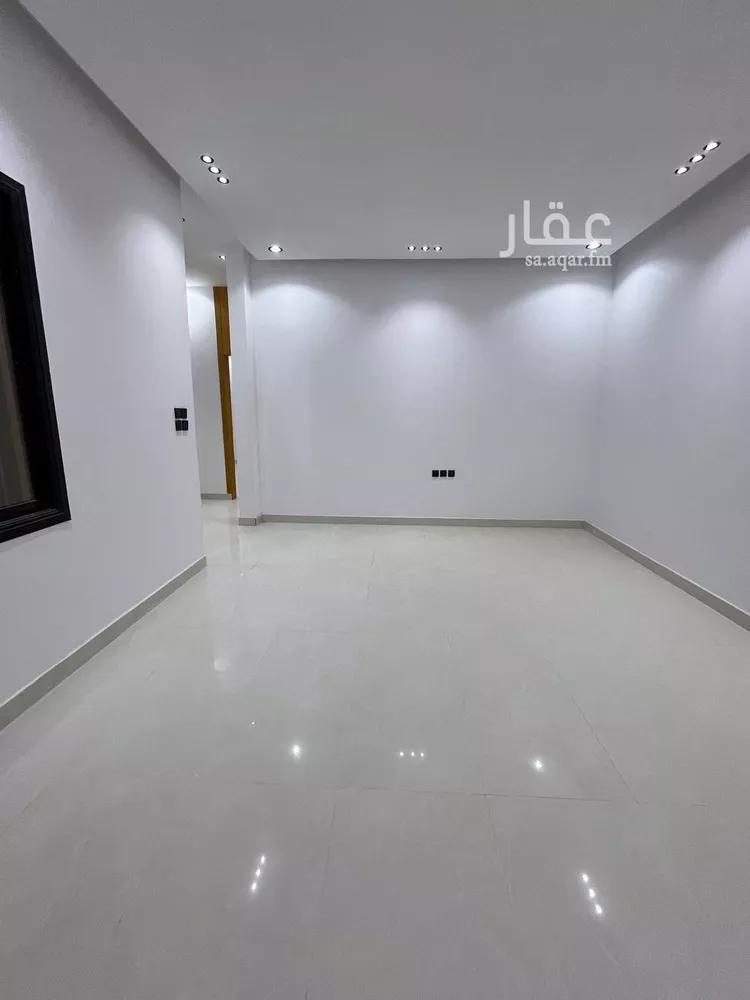 Floor for Sale in Riyadh Al Janadriyah 9