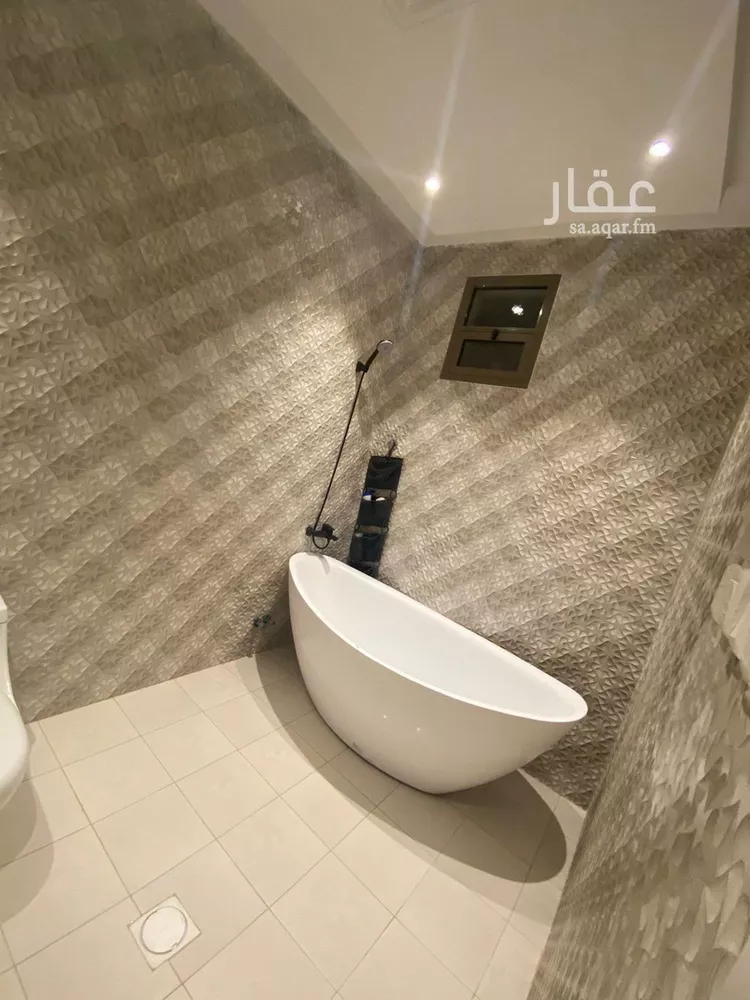 فيلا للبيع في شارع عبداللطيف بن المبارك, حي المهدية, مدينة الرياض, منطقة الرياض صورة 5
