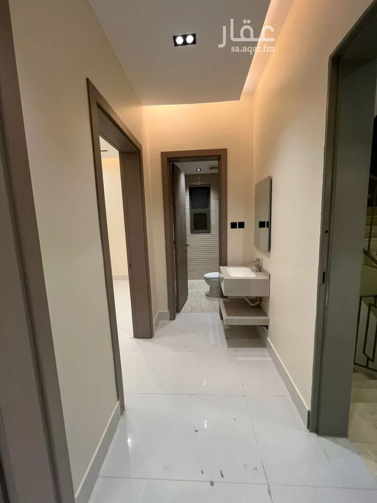 دور للبيع في حي الجنادرية, مدينة الرياض, منطقة الرياض 18