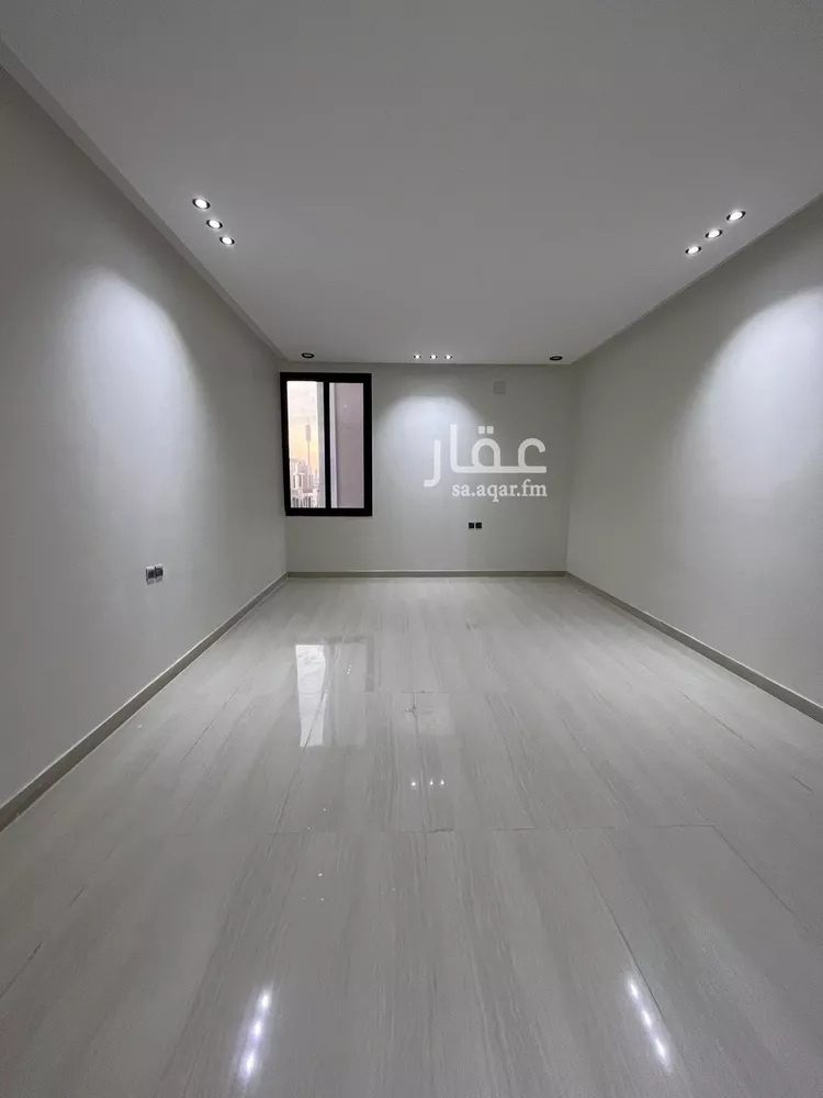 Floor for Sale in Riyadh Al Janadriyah 18