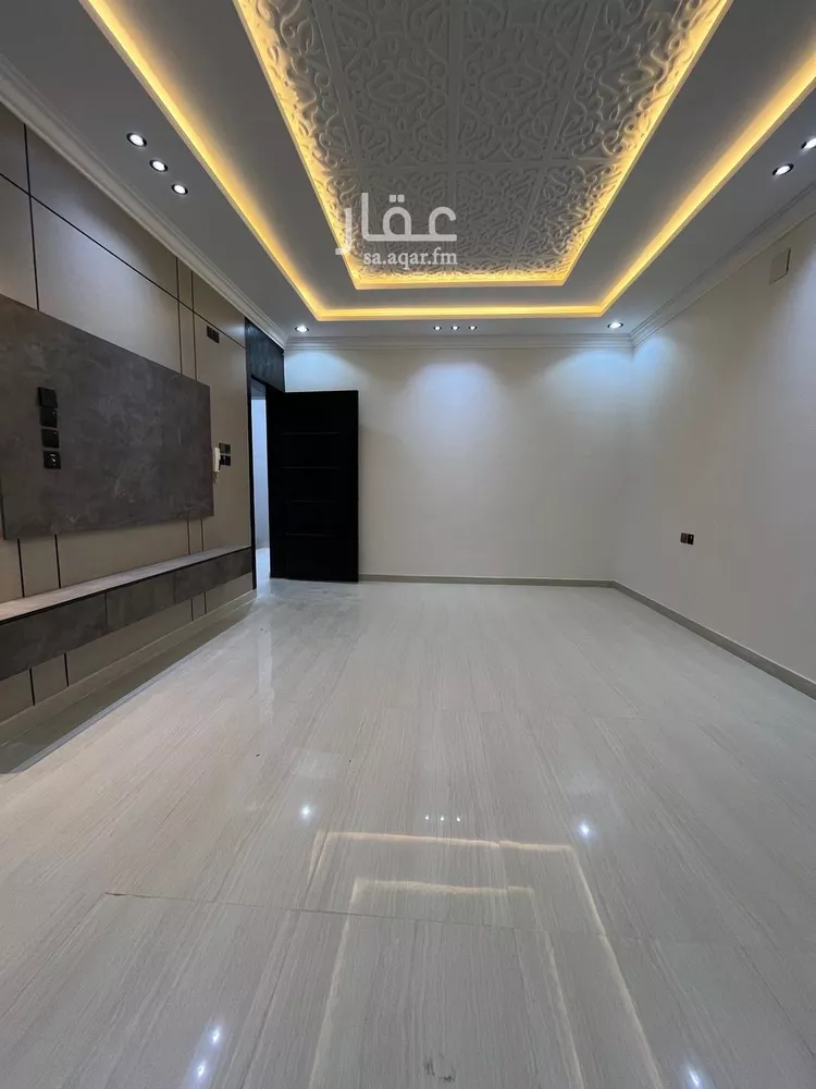 Floor for Sale in Riyadh Al Janadriyah 25