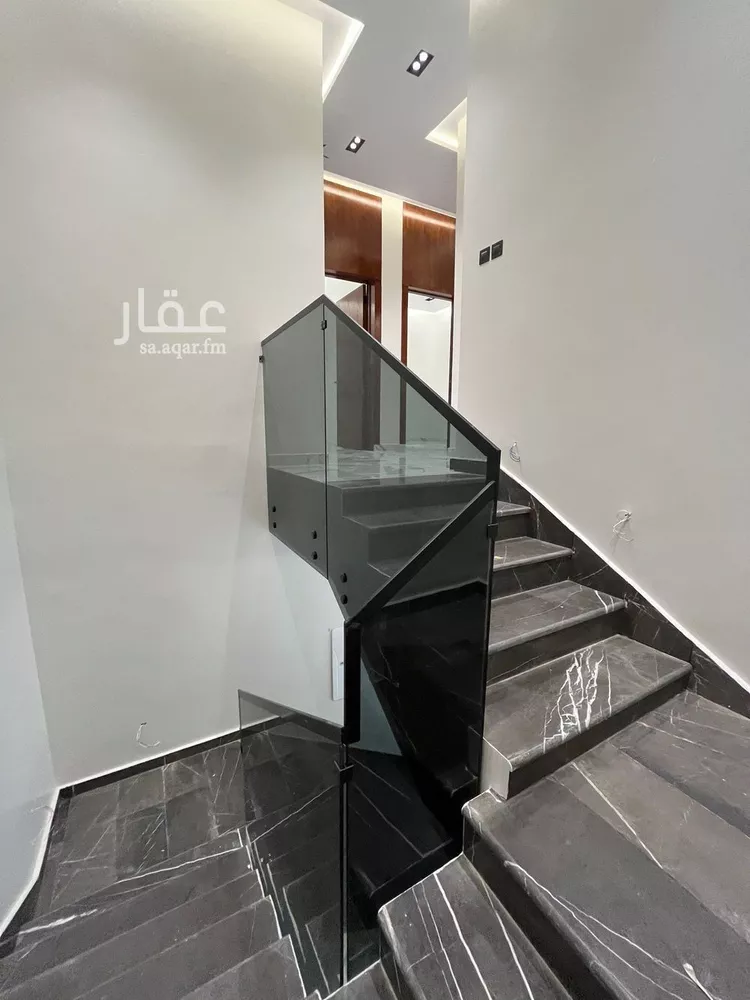 فيلا للبيع في شارع المطلاع, حي الجنادرية, مدينة الرياض, منطقة الرياض 15