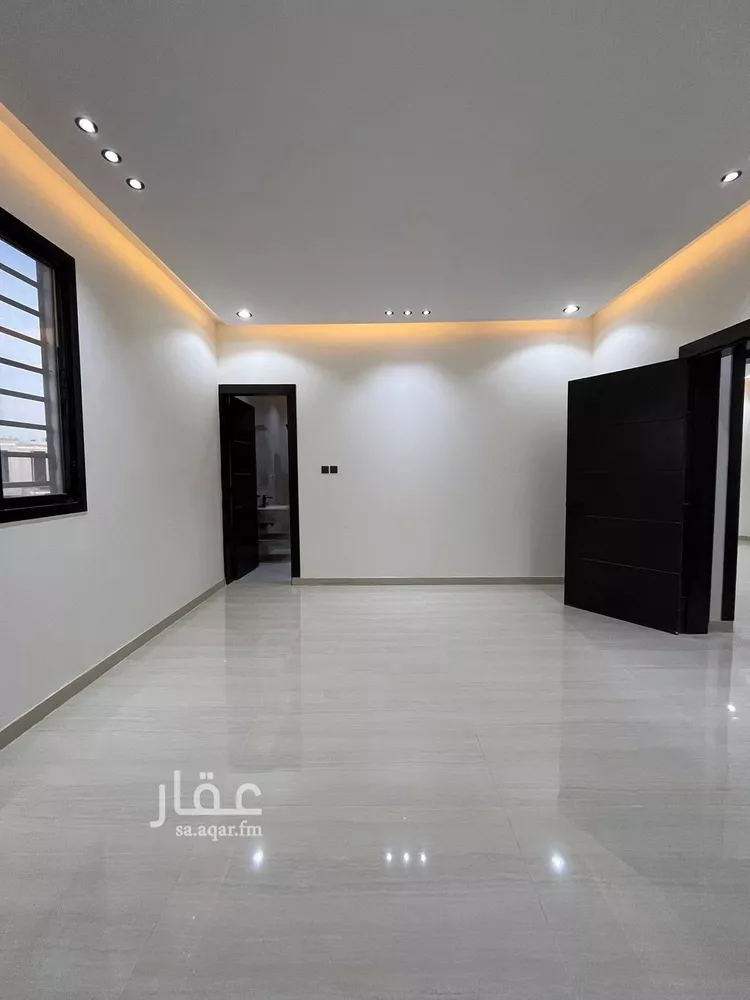 Floor for Sale in Riyadh Al Janadriyah 10
