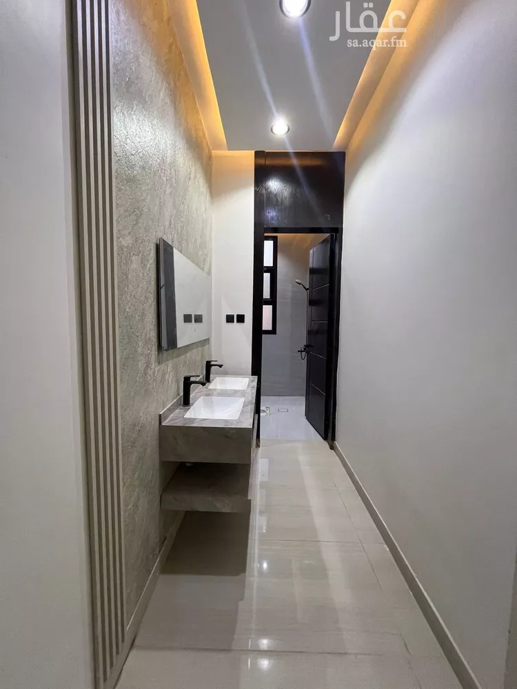 Floor for Sale in Riyadh Al Janadriyah 13
