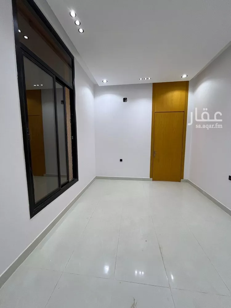 Floor for Sale in Riyadh Al Janadriyah 6